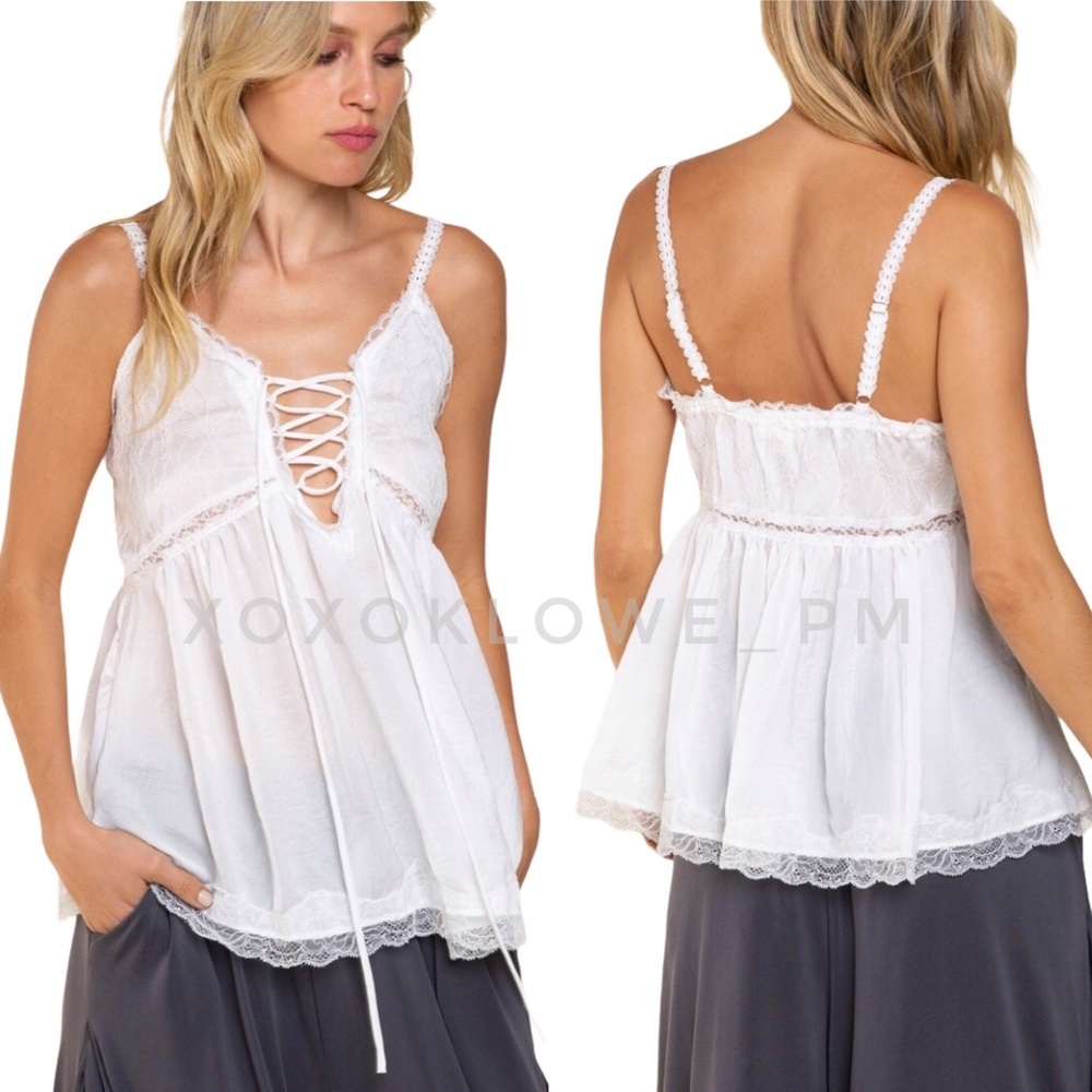 POL Off White Crinkle Satin Sleeveless V Neck Babydoll Top